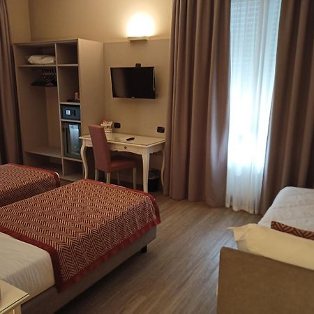 Hotel Villa Malpensa Виццола-Тичино Экстерьер фото