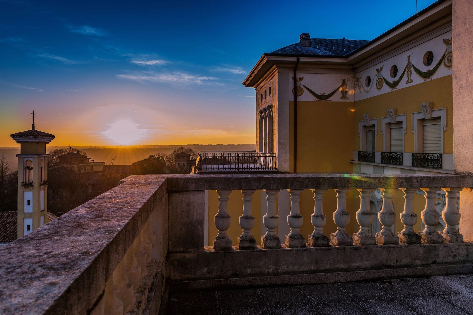 Hotel Villa Malpensa Виццола-Тичино Экстерьер фото