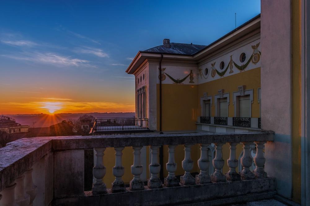 Hotel Villa Malpensa Виццола-Тичино Экстерьер фото