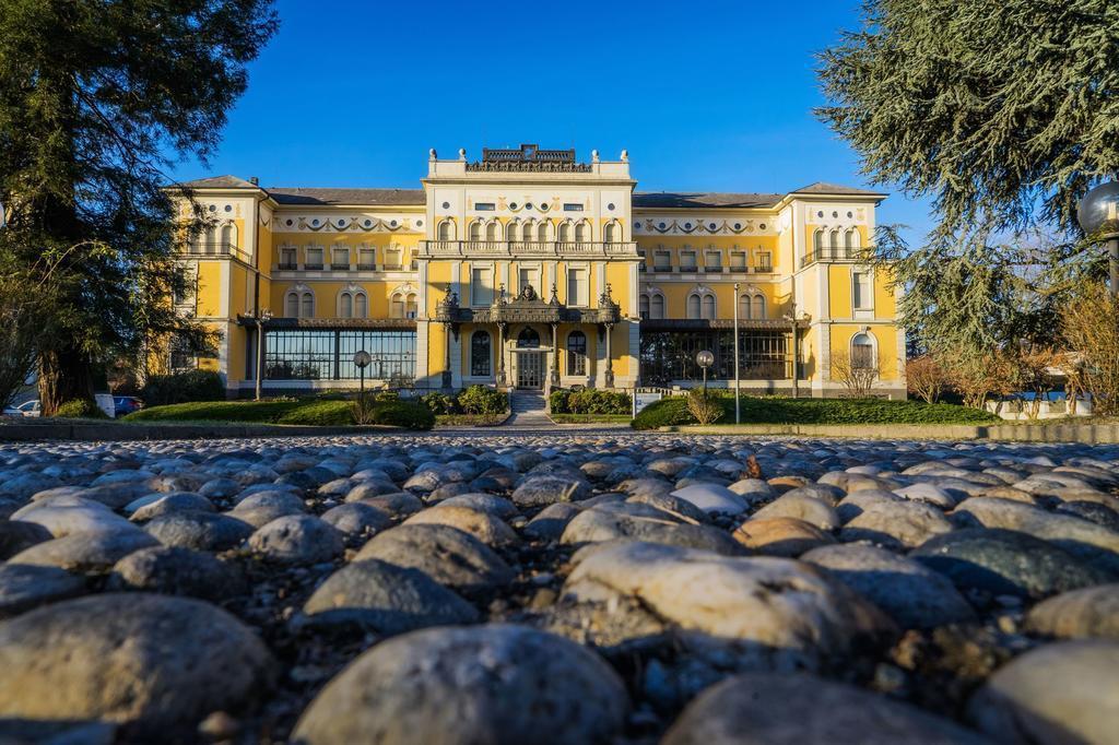 Hotel Villa Malpensa Виццола-Тичино Экстерьер фото