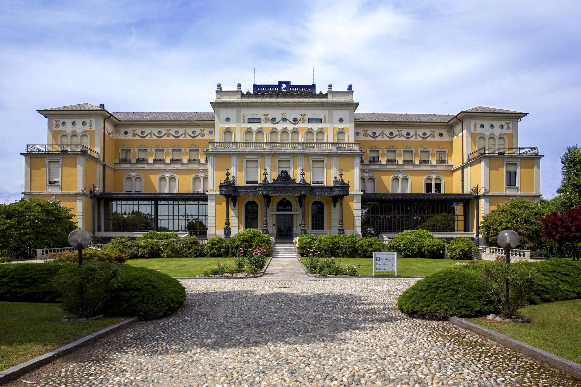 Hotel Villa Malpensa Виццола-Тичино Экстерьер фото