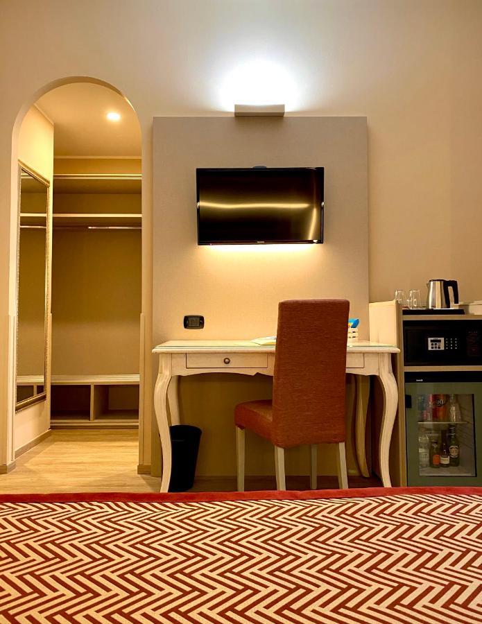 Hotel Villa Malpensa Виццола-Тичино Экстерьер фото