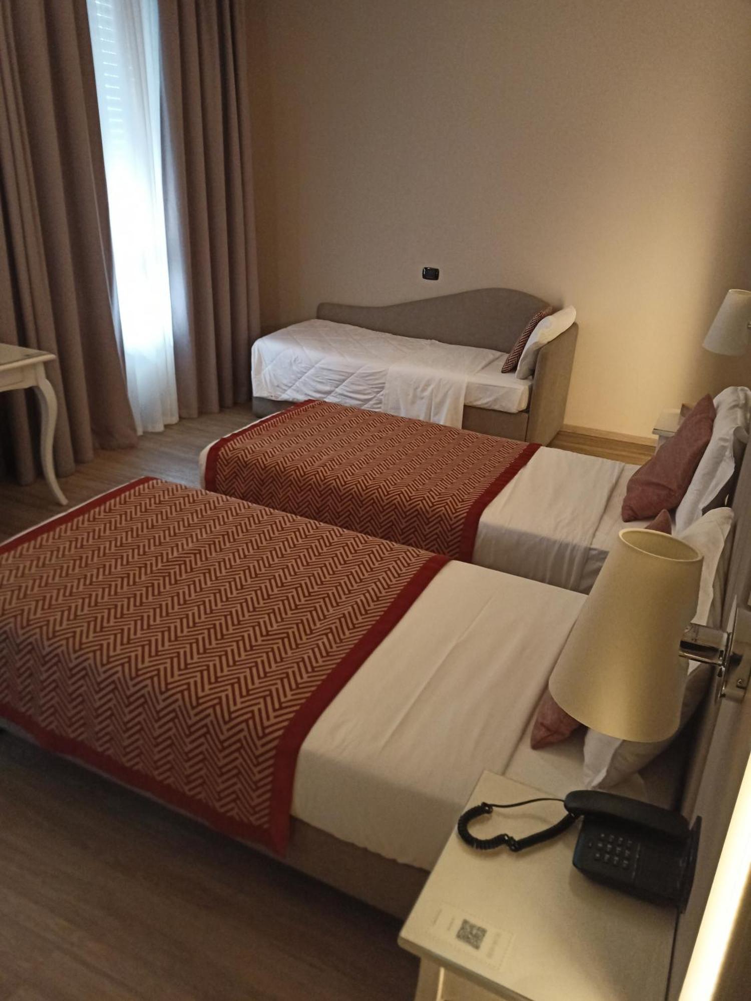 Hotel Villa Malpensa Виццола-Тичино Экстерьер фото