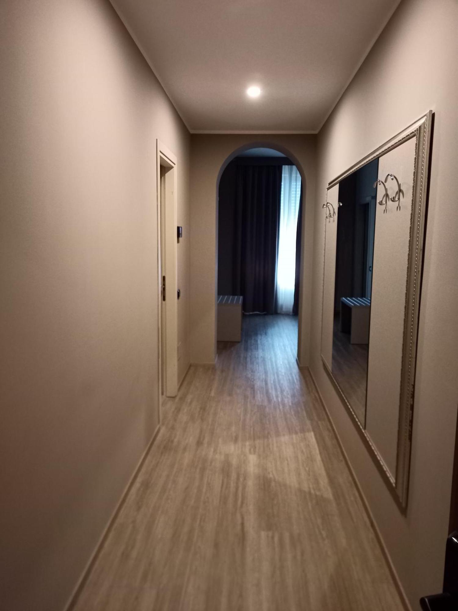 Hotel Villa Malpensa Виццола-Тичино Экстерьер фото