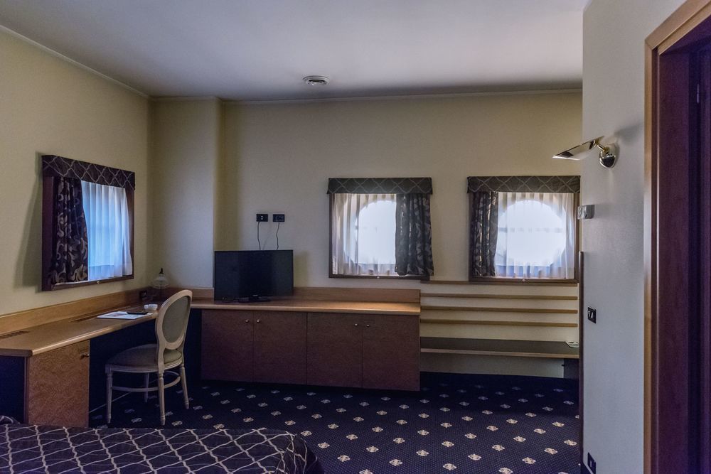 Hotel Villa Malpensa Виццола-Тичино Экстерьер фото