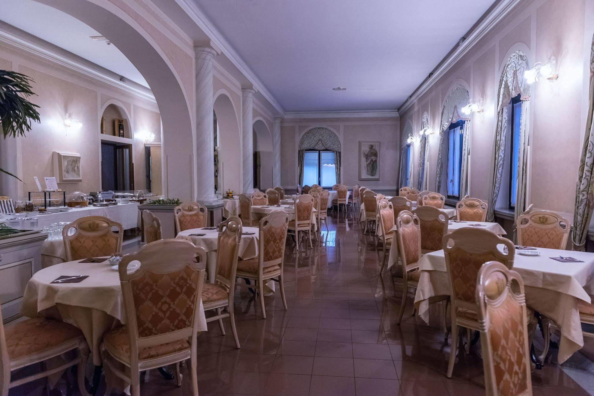 Hotel Villa Malpensa Виццола-Тичино Экстерьер фото