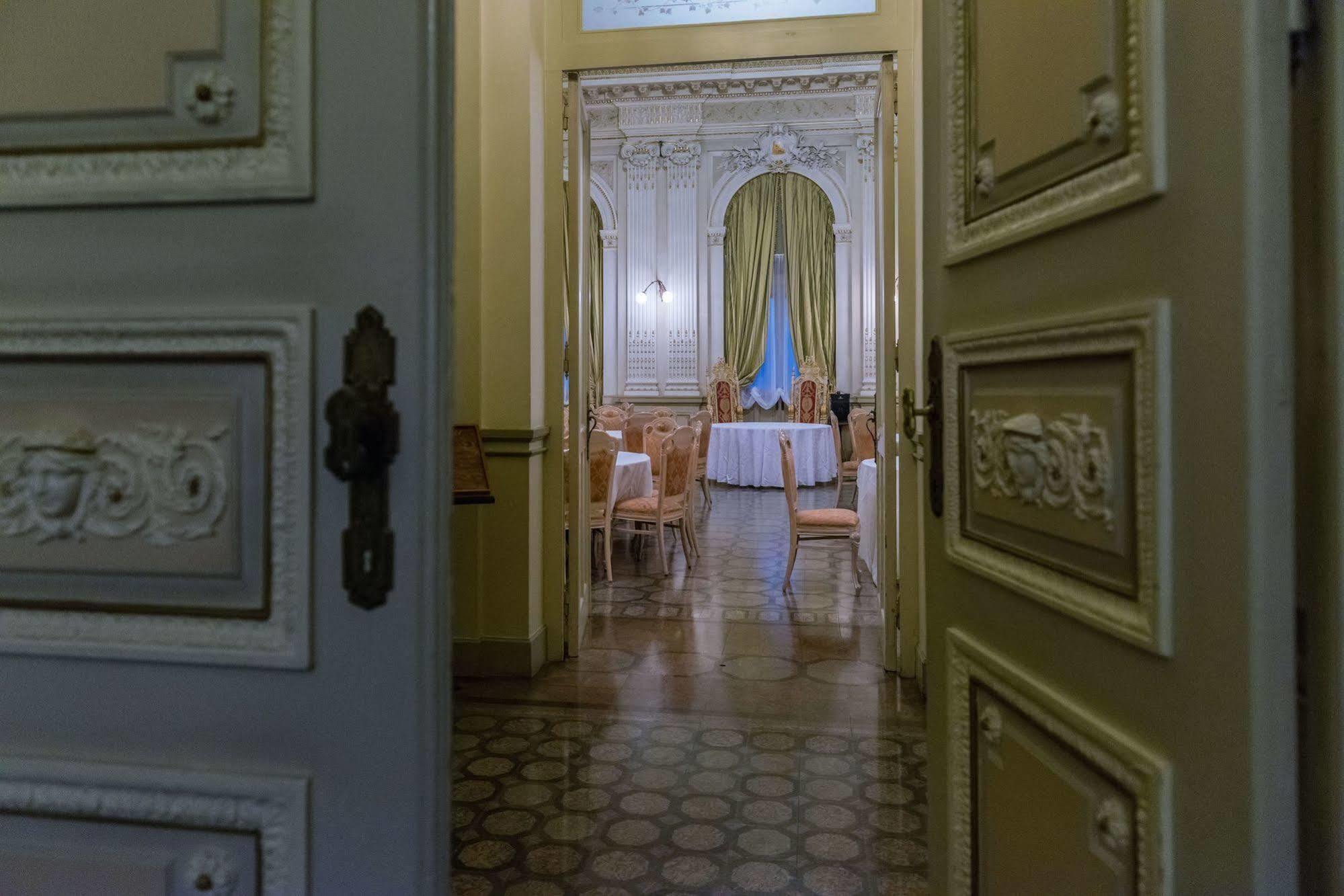 Hotel Villa Malpensa Виццола-Тичино Экстерьер фото