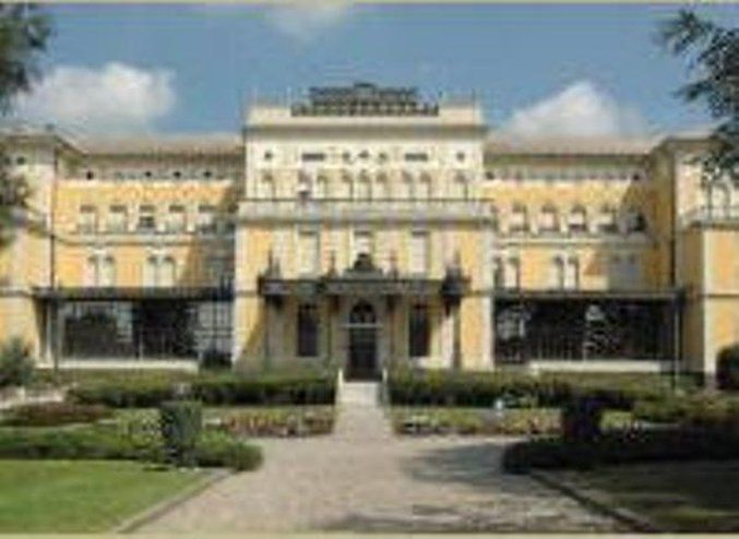 Hotel Villa Malpensa Виццола-Тичино Экстерьер фото
